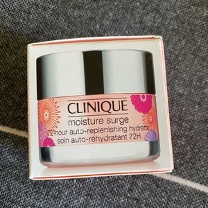 Clinique Moisture Surge